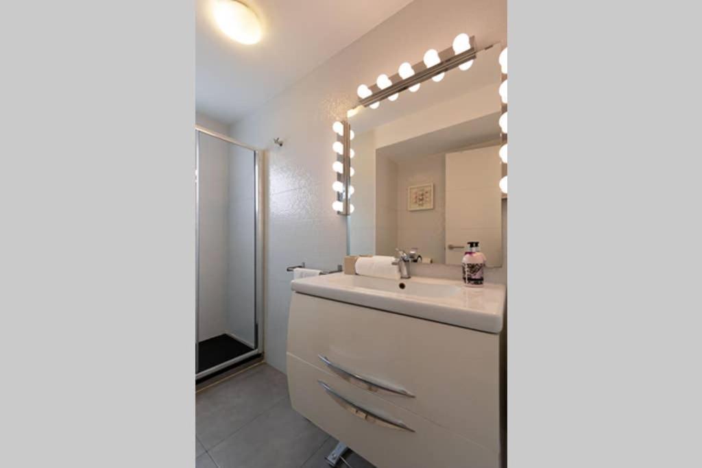 Triana Maestro Deluxe By Valcambre * Sevilla
